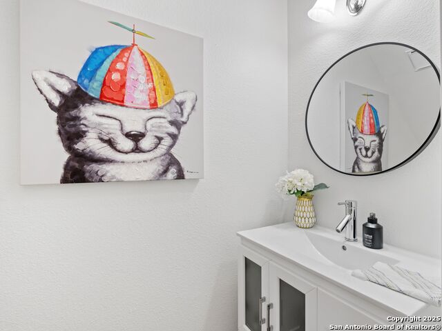 Image 13 of 24 For 24722 Crescent Run