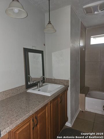 Image 7 of 14 For 7501 Leafy Hollow