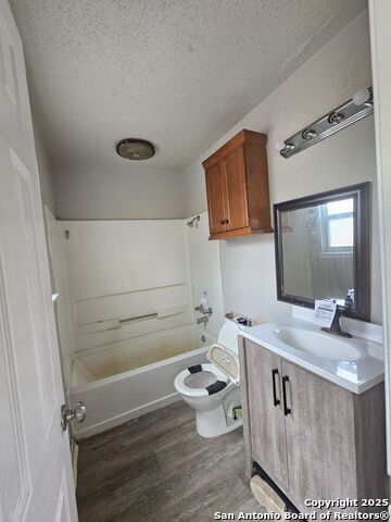 Image 9 of 14 For 7501 Leafy Hollow