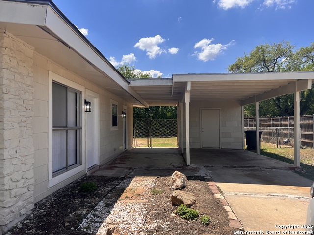 Image 2 of 13 For 6034 Pine Valley