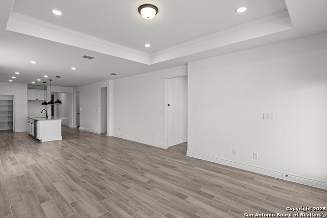 Image 17 of 27 For 4843 Conch Shell