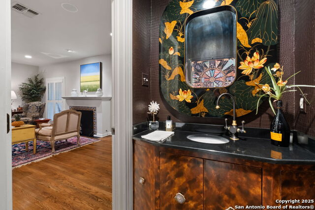 Listing photo id 8 for 620 Mandalay E