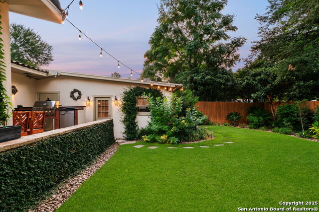 Listing photo id 43 for 620 Mandalay E