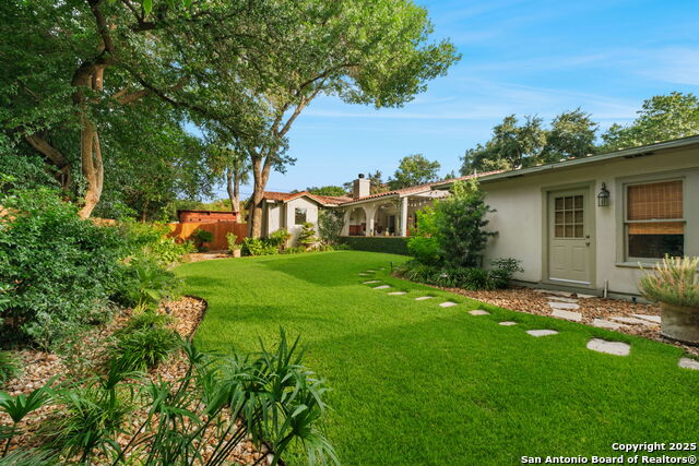 Listing photo id 47 for 620 Mandalay E