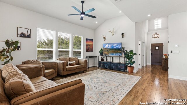 Image 7 of 42 For 3225 Hawthorne Rd.