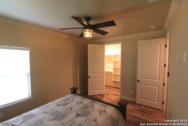 Image 22 of 45 For 334 Fleetwood Ln