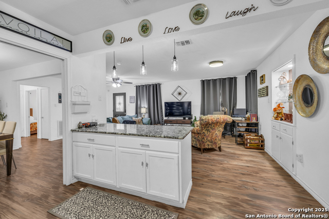 Image 15 of 34 For 966 Baker