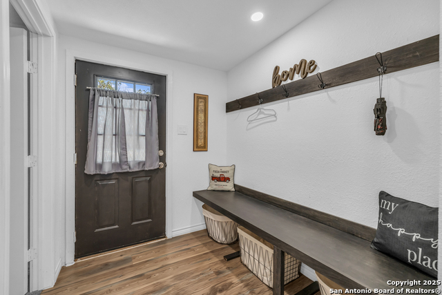 Image 19 of 34 For 966 Baker