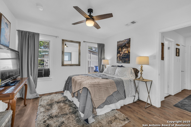 Image 24 of 34 For 966 Baker