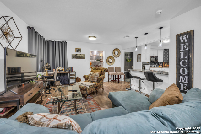 Image 9 of 34 For 966 Baker