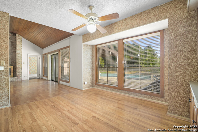 Image 10 of 32 For 2927 Low Oak St