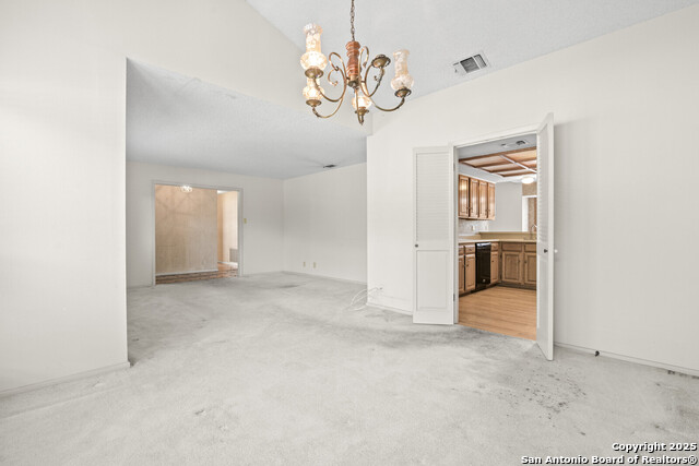 Image 15 of 32 For 2927 Low Oak St
