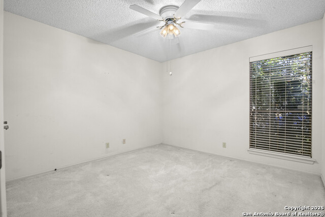 Image 20 of 32 For 2927 Low Oak St