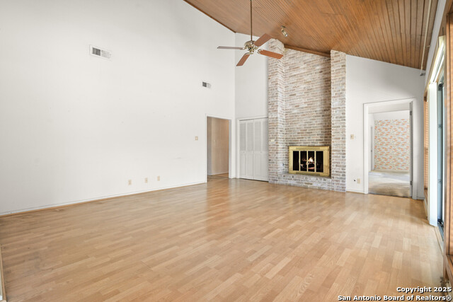 Image 4 of 32 For 2927 Low Oak St