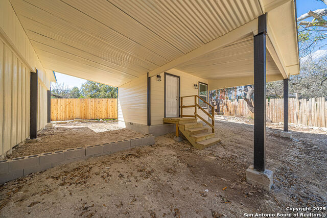 Image 13 of 33 For 474 Ridgehaven Street
