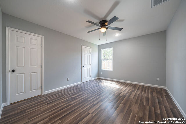 Image 23 of 33 For 474 Ridgehaven Street