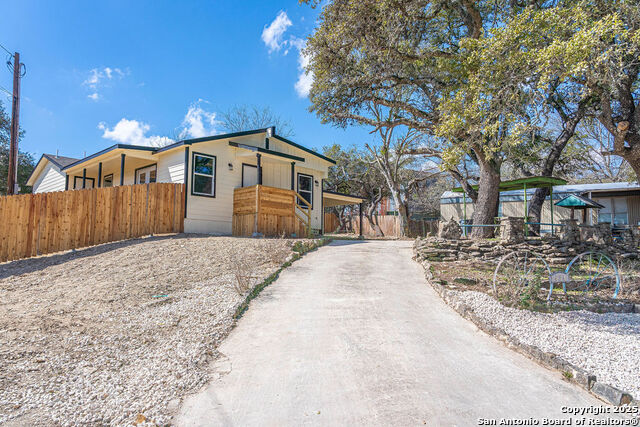 Image 9 of 33 For 474 Ridgehaven Street
