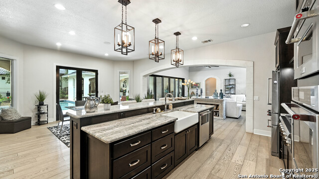 Listing photo id 10 for 8614 Wild Wind