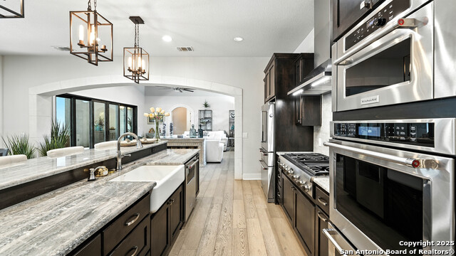 Listing photo id 11 for 8614 Wild Wind