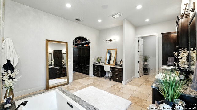 Listing photo id 27 for 8614 Wild Wind