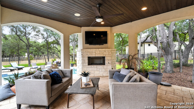 Listing photo id 37 for 8614 Wild Wind