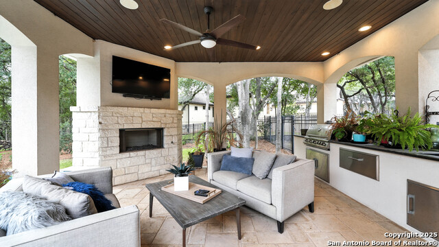 Listing photo id 39 for 8614 Wild Wind