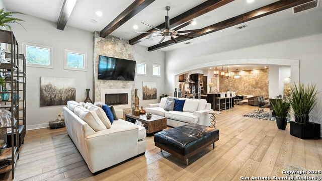Listing photo id 5 for 8614 Wild Wind