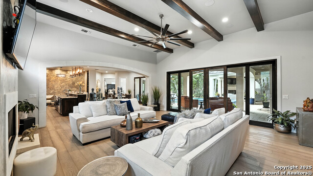 Listing photo id 6 for 8614 Wild Wind