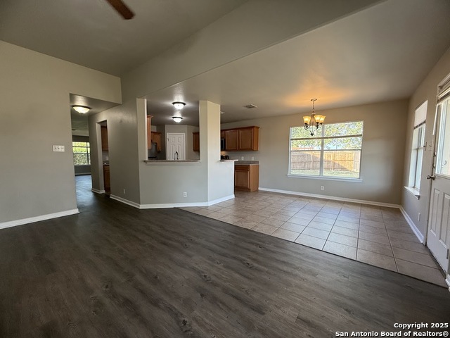 Listing photo id 8 for 570 Roadrunner