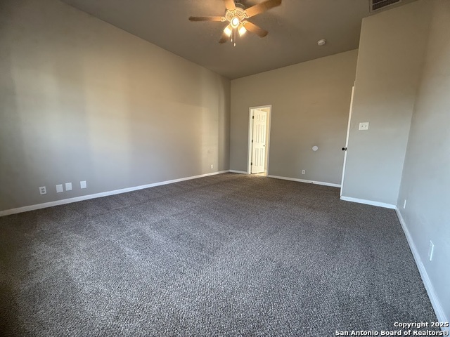 Listing photo id 10 for 570 Roadrunner