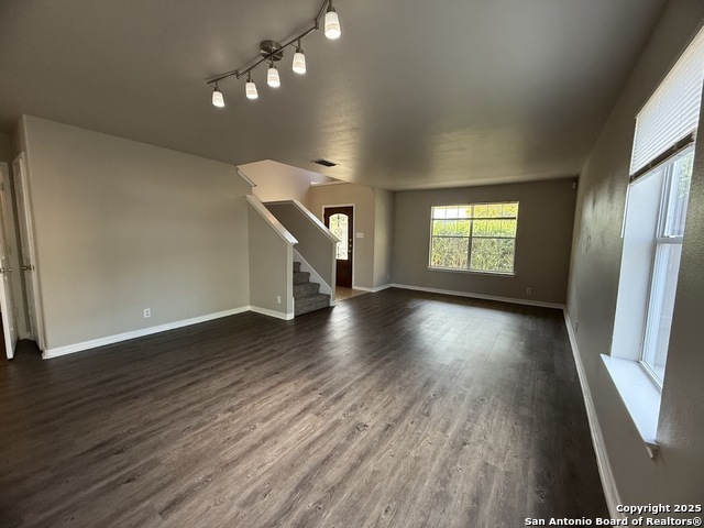 Listing photo id 0 for 570 Roadrunner