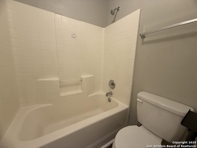 Listing photo id 25 for 570 Roadrunner