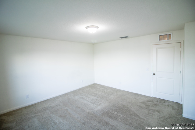 Image 21 of 33 For 13514 Flower Pond