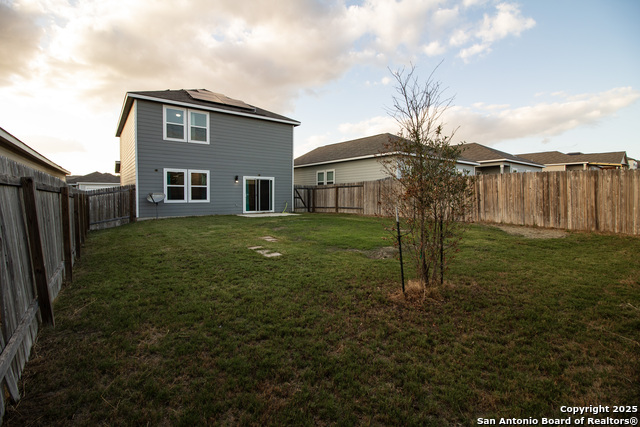 Image 25 of 33 For 13514 Flower Pond