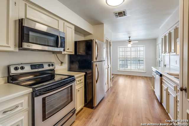 Image 7 of 26 For 7926 Broadway  108a