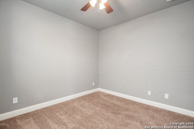 Listing photo id 12 for 1711 Ayleth Ave.