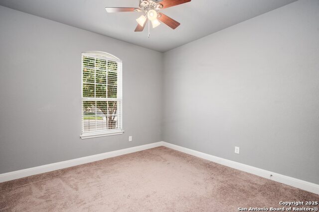 Listing photo id 13 for 1711 Ayleth Ave.
