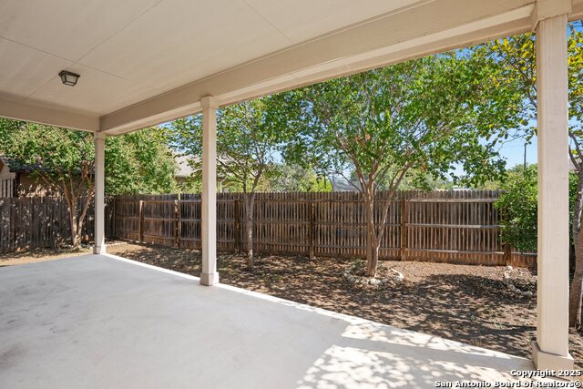 Listing photo id 27 for 1711 Ayleth Ave.