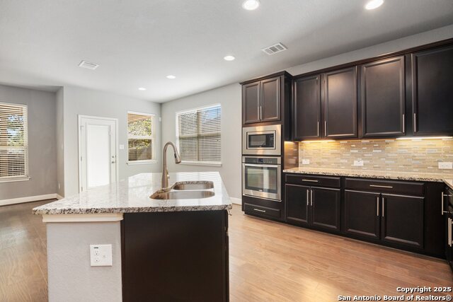 Listing photo id 3 for 1711 Ayleth Ave.