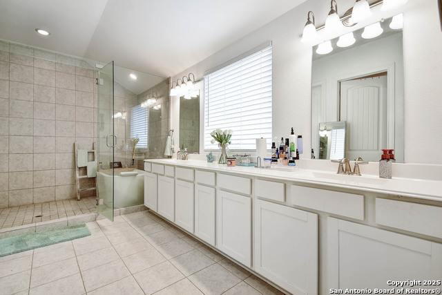 Image 19 of 28 For 13410 Ironhill Trace