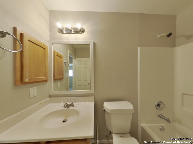 Listing photo id 11 for 353 Willow  