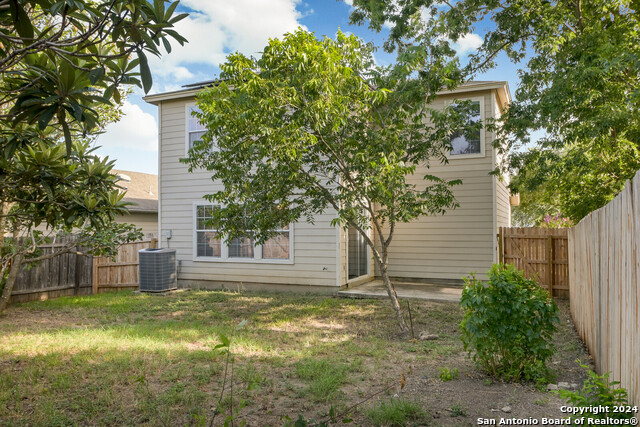Image 23 of 25 For 11062 Barclay Pt