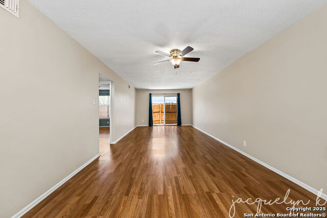 Image 10 of 28 For 923 Vance Jackson  1207