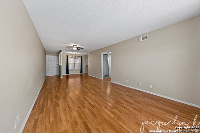 Image 11 of 28 For 923 Vance Jackson  1207