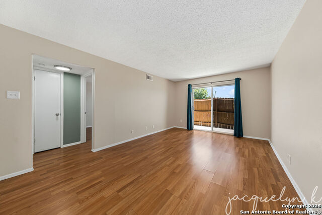 Image 13 of 28 For 923 Vance Jackson  1207