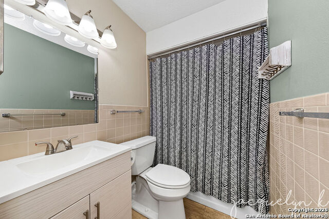 Image 17 of 28 For 923 Vance Jackson  1207