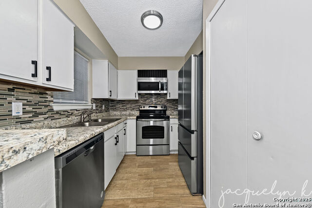 Image 18 of 28 For 923 Vance Jackson  1207