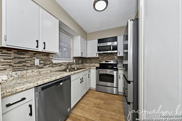 Image 20 of 28 For 923 Vance Jackson  1207
