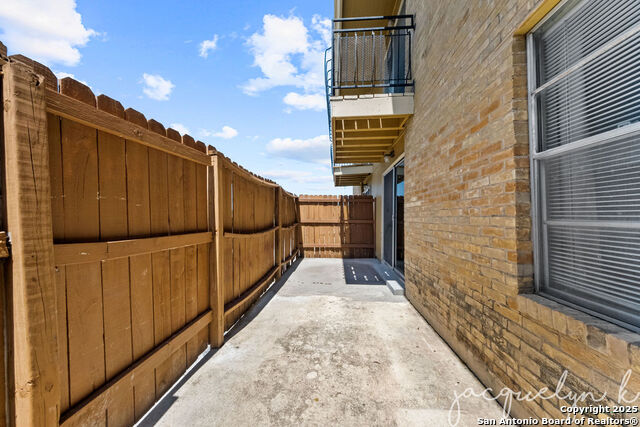 Image 22 of 28 For 923 Vance Jackson  1207