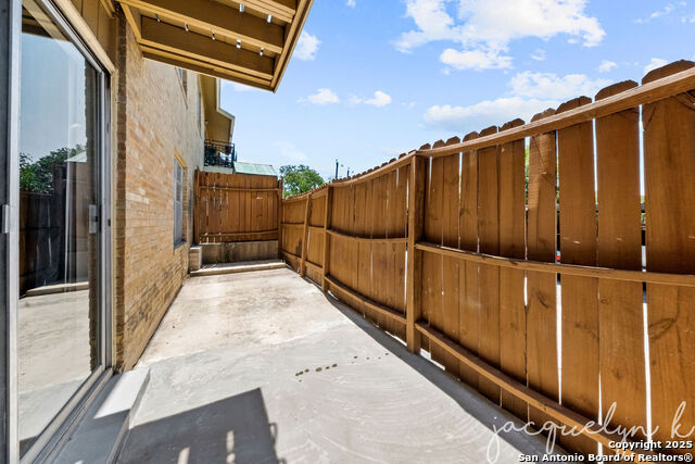 Image 24 of 28 For 923 Vance Jackson  1207